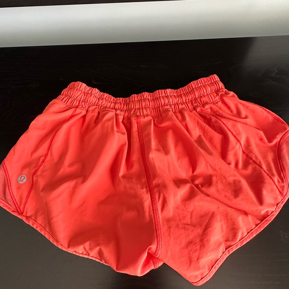 Lululemon Hotty Hot Low Rise 2.5”
